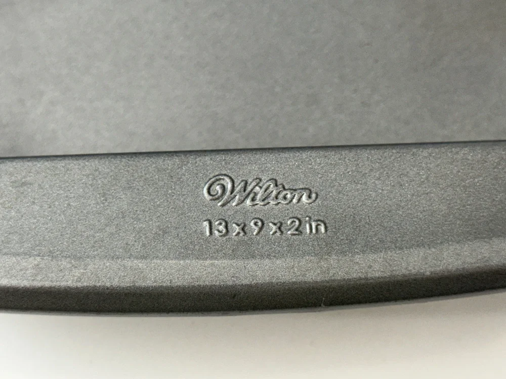 Genuine Wilton 13x9x2 Nonstick Oblong Cake Pan Gray Steel Lasagna Baking Dish